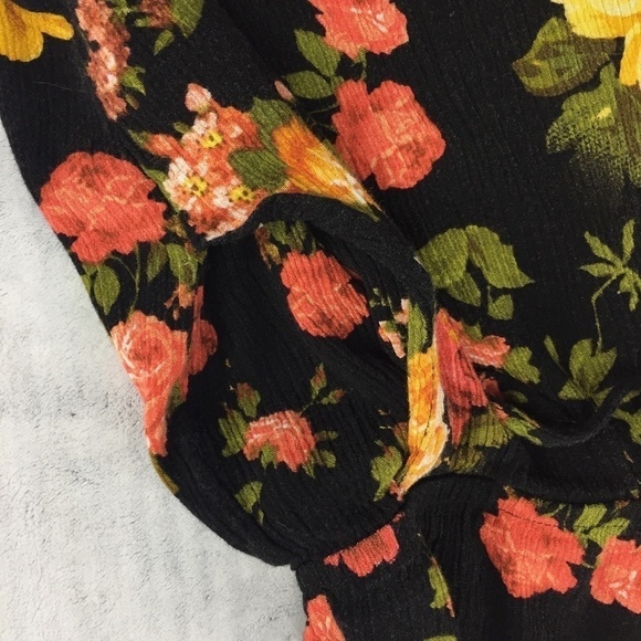 Bluenotes Romper Adjustable Spaghetti Straps - Picture 4 of 7